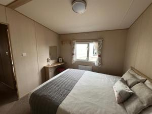 Chichester Lakeside holiday park