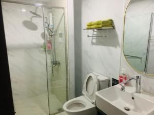 The one E pool view facing the large swimming pool community 3 minutes walk to Central Festival