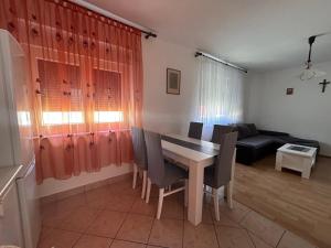 Apartment Ivan by El-Pi Tours