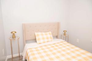 Brooklyn Seaside Stay Yellow30