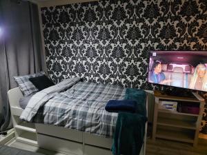 Queen Eliz Room
