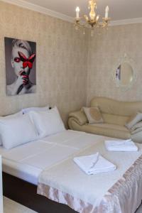 Megys 3rd Top Central Room