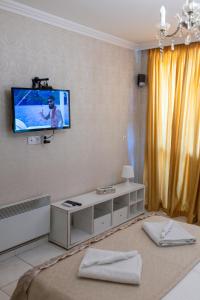 Megys 3rd Top Central Room