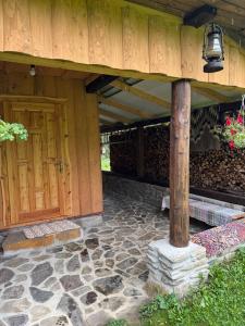 Petrashiv Cottage Behind the River