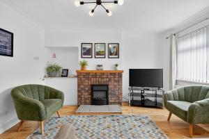 Hillsborough Home from Home, Garden and 2x Parking by StayByNumbers