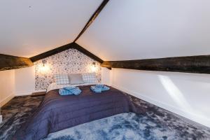 Stunning 3BR Townhouse, Terrace, Games, Free Parking