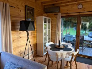 Domek pod świerkiem