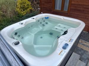 Chatka na Skraju Lasu