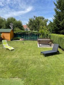 Két szobás, teraszos, kertes vendégház