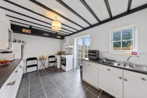 Thorold House Charming house for long stays - 3hvězdičkové hotely ve městě Chatham