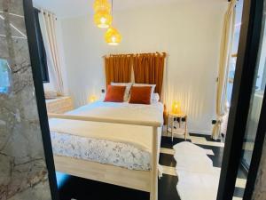 Villa de luxe avec piscine et vue imprenable sur le lac