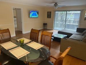 Very nice 2 bedroom 2 bath Condo