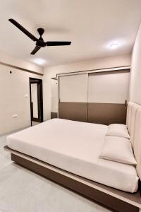 3 BHK fully furnished flat