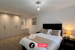 Spacious 4 Bedroom House for 8 Guests Ideal for Families and Contractors, WIFI and Free Parking