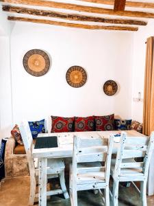 Luxury Mnemba Villa with Private Pool 100m to Beach