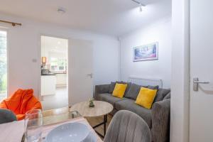 4 BDR I sleeps 8 I Wi-FI I Free Parking I Central
