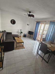 Blue Island House on the hill, with heated pool