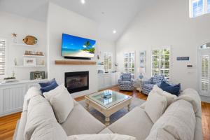 Summer Breeze Previously Holiday Linn home