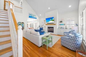 Summer Breeze Previously Holiday Linn home