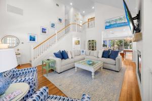 Summer Breeze Previously Holiday Linn home