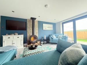 Seaside Getaway - Roebuck Cottage