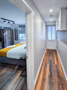 Modern Central Flat with Garden & Parking