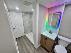 Comfy Cozy Bungalow Suite 2 10 min from Downtown