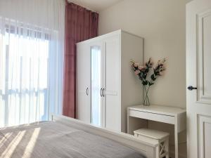 Factory apartment in historical estate, air conditioned, Metro