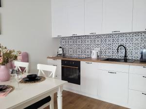 Factory apartment in historical estate, air conditioned, Metro