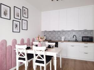 Factory apartment in historical estate, air conditioned, Metro