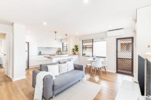 2BR Cronulla Water Views & Free Parking