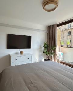 Descubre Santiago desde amplio depto con vista única