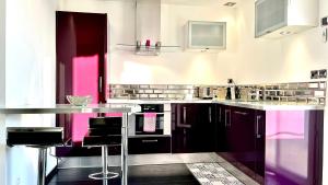 MINI-VILLA "SEAVIEWS BY JENNI MENTON" Calme,vue féérique,immense terrasse et parking privé à 5 minutes du coeur de ville