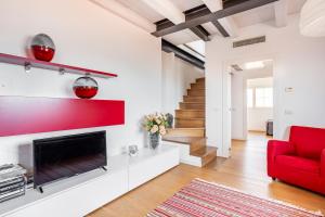 WAVES GLASS Industrial loft in old Murano