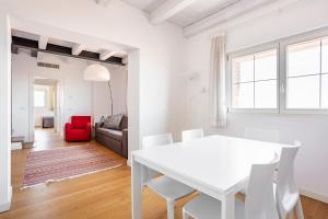 WAVES GLASS Industrial loft in old Murano