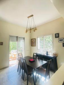 Stunning Sunny Villa, near airport