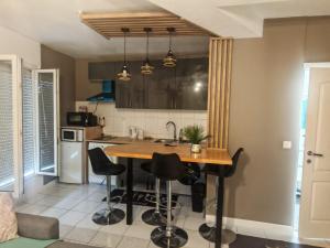 F1 220 metre de la GARE