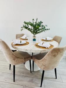 Beach, Work & Relax I Sarasota Cassia I Month Disc I Fire Pit