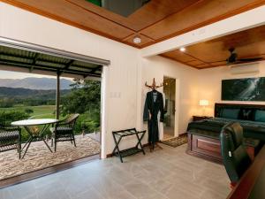 Cassowary Falls Gateway Daintree