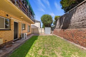 Seaside Retreat Steps from Hove Beach