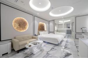 Gimhae Hotel Hiem - Ubytování bez kategorie ve městě Samgong