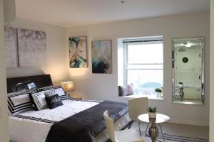 LOVELY STUDIO ON THE PROMENADE! free parking