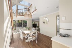 ON THE BEACH - Villa over the road from the beach