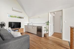 ON THE BEACH - Villa over the road from the beach