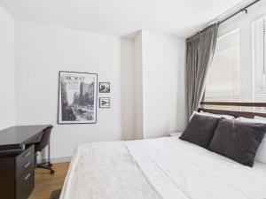 2BR with Soaking Tub Just 10 Min to Downtown