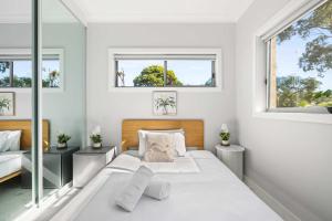 Bright Detached Double Room - Near Top Ryde City Shared Amenities