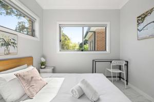Bright Detached Double Room - Near Top Ryde City Shared Amenities