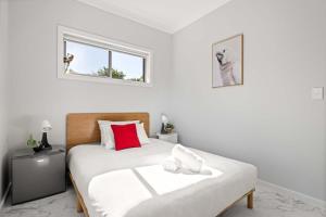 Bright Courtyard Double Room - Near Top Ryde City Shared Amenities