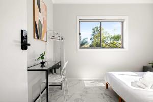 Bright Courtyard Double Room - Near Top Ryde City Shared Amenities