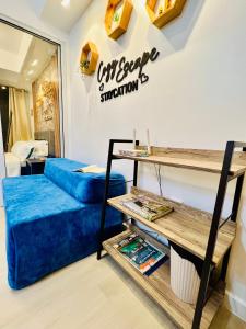 Scr GlamourINetFlixIBalconyICozy